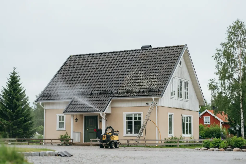 taktv tt och grundlig takreng ring p villa i storvik sandviken